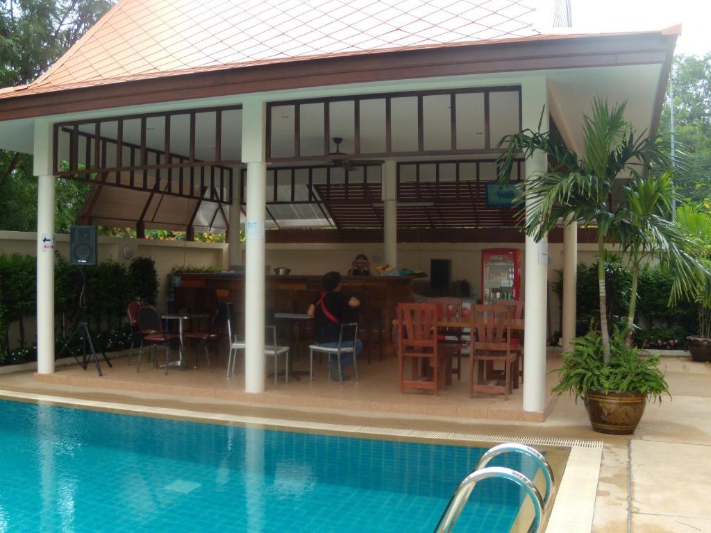 Emerald Palace Aparthotel Pattaya Bagian luar foto